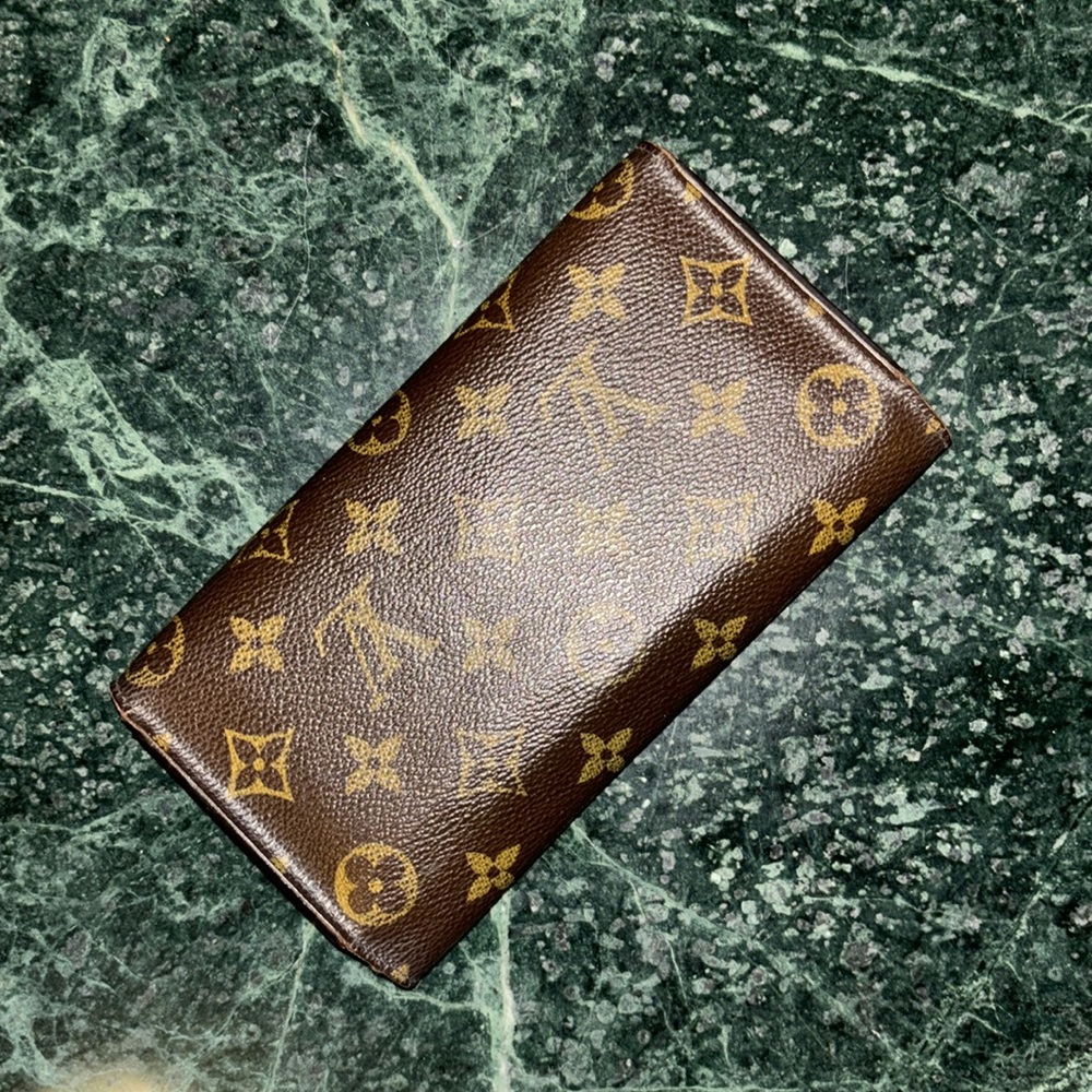 Louis Vuitton Sara Wallet - Picture 2 of 11